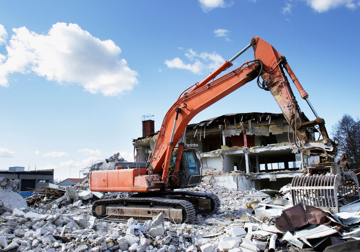 Abriss mit RWR Recycling Kran.